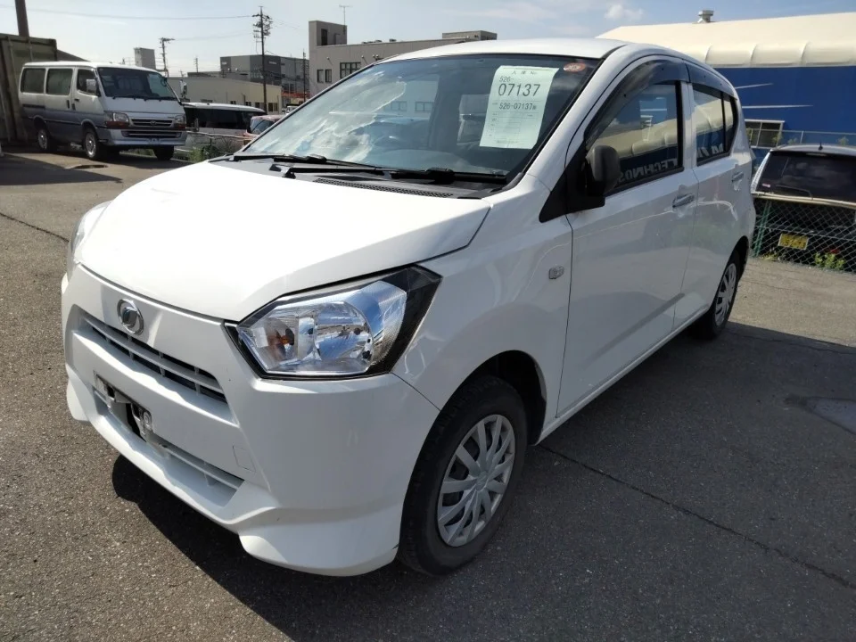 Daihatsu Mira e:S LA350S 2021